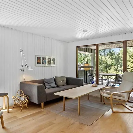 Bl1735-pandrup-rodhus-skolevej-56 * Pandrup